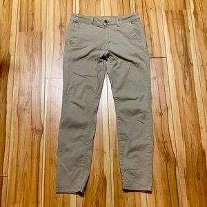 EUC American Eagle Khakis